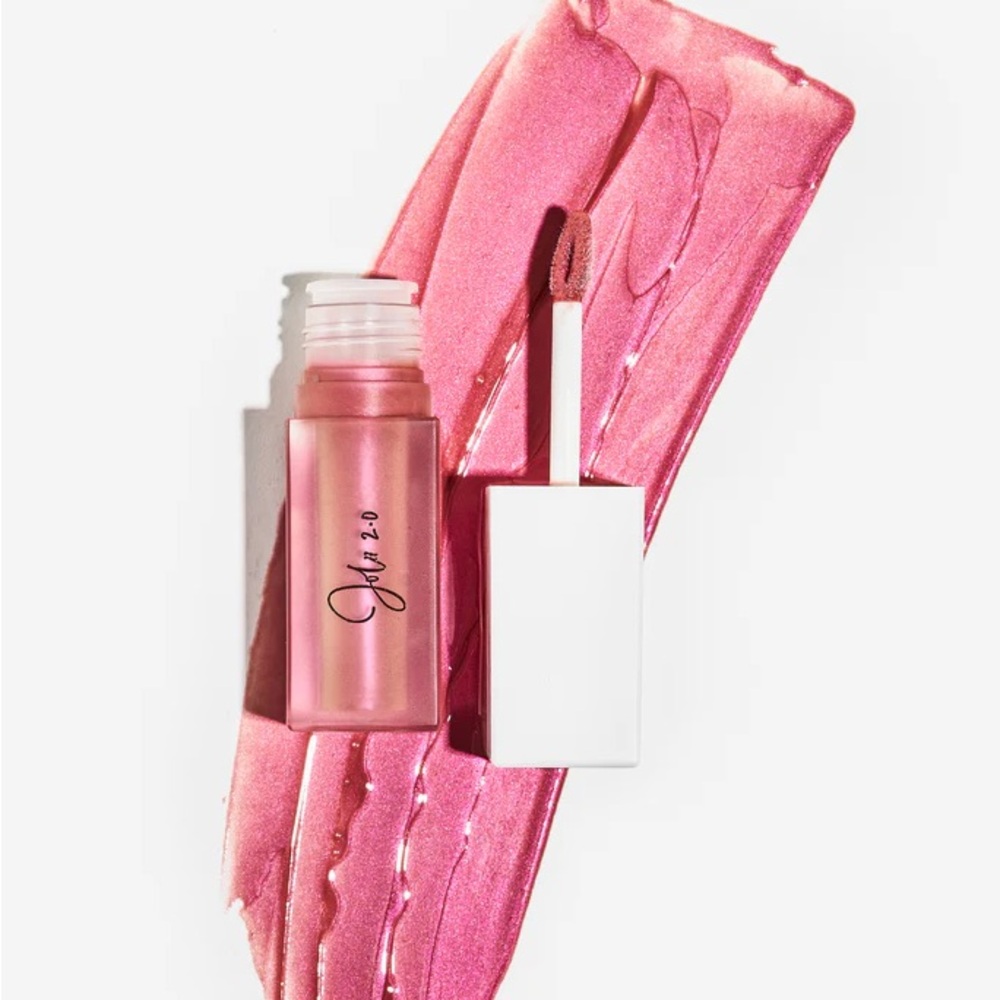 Joli 2.0 Lustre Lip Gloss in Shade Terrena Pink Shimmer Semi Transparent